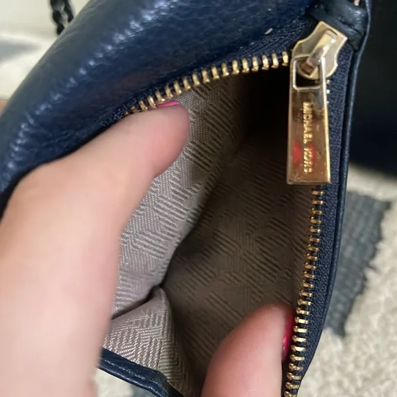 🫐Micheal Micheal Kors Crossbody and Wallet🫐 - Picture 4 of 14